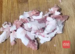 Illustration of how to make braised noodles with shredded radish 1