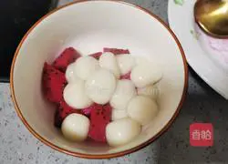 Illustration of how to make dragon fruit dumpling soup 7