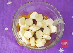 Illustration of how to make yam, red dates and white fungus soup 7