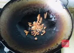 Illustration of how to make sea rice, cabbage and tofu soup 2