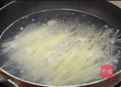 Illustration of how to make curry noodles 6