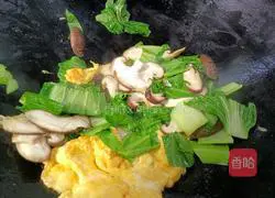 Illustration of how to make vegetable and egg noodle soup 6