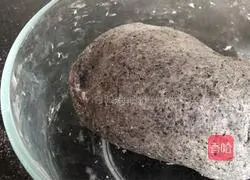 Illustration of how Zhu Bajie carries his wife on his back 4