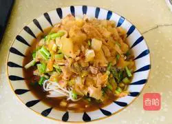 Illustration of how to make pickled cabbage and mutton noodles 12