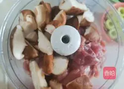 Illustration of how to make cucumber stuffed meat 4