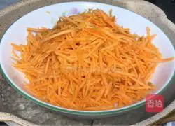 Illustration of how to make pumpkin pie with bean paste filling 1