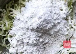 Illustration of how to make shredded radish cake 2