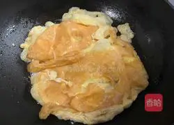 Illustration of how to make spinach and egg soup 4