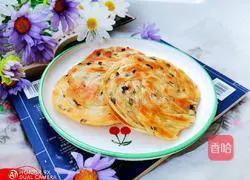 Illustration of how to make scallion pancake (dumpling skin version) 15