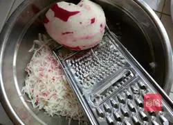 Illustration of how to make radish stuffed buns 6