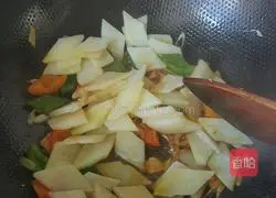 Illustration of how to make double pepper potato slices 8