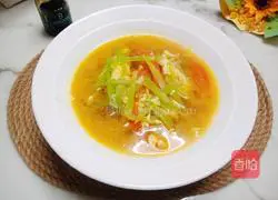 Illustration of how to make lettuce, tomato and egg soup 8