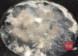 Illustration of how to make braised pork ribs and beans with noodles 4