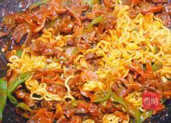 Illustration of Korean Spicy Duck Gizzard Noodles 15