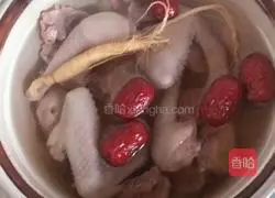 Illustration of how to make ginseng and pigeon soup 4