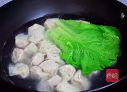 Illustration of how to make shrimp and pork wontons 20