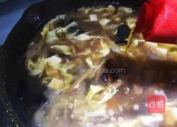 Illustration of a new nutritious way to eat instant spicy spicy soup 11