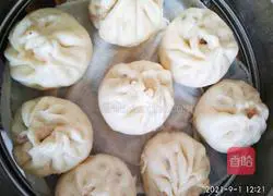 Illustration of making glutinous rice and bean paste buns 12