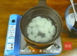 Illustration of Korean anchovy rice cake soup 7