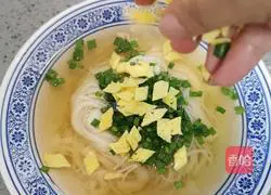 Illustration of how to make sour dragon noodles 18