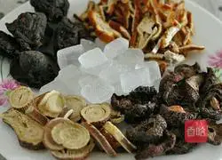 Illustration of how to make black plum soup 1