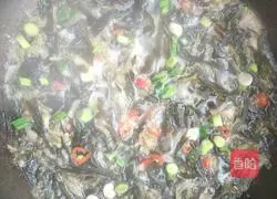 Illustration of how to make pickled cabbage and kelp stewed 5