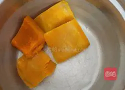 Illustration of how to make flowering steamed buns 1