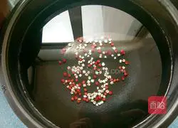 Illustration of how to make red bean and barley water 2