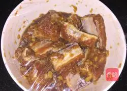 Illustration of how to make garlic bones 6