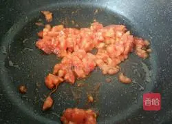 Illustration of how to make tomato sauce beef sausage pasta 8