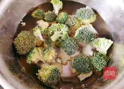 Illustration of how to make quail egg soup 6