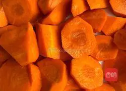 Corn, Carrot and Spare Ribs Soup Illustration 2