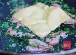 Illustration of how to make sweet shrimp and shell noodles 10