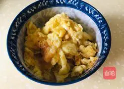 Illustration of how to make green pepper, egg and tomato noodles 6