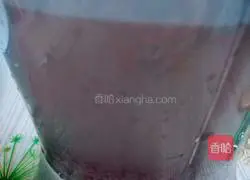 Illustration of how to make red bean milk 3