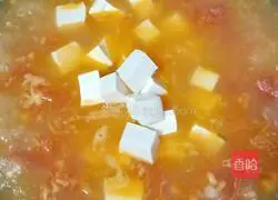 How to make tomato tofu and lean meat soup Illustration 11