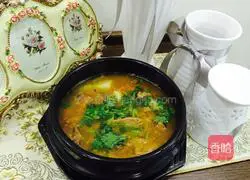 Illustration of how to make tomato, potato and beef soup 9