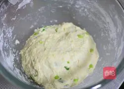 Illustration of how to make scallion fried dough sticks 1