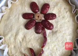 Illustration of how to make red date hair cake 7