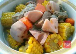 Lotus root, corn and pork ribs soup recipe 12