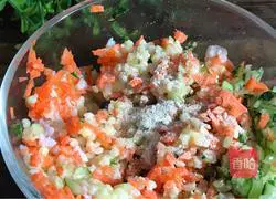 Illustration of how to make shrimp and millet breakfast cakes 11