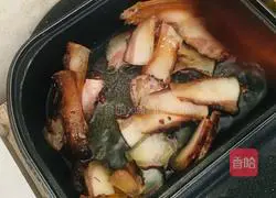 Illustration of how to make fried pork face with lotus vegetables 2