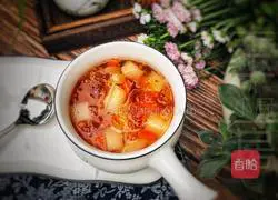 Illustration of how to make peach gum stewed with snow pear 11