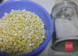 Illustration of how to make sweet corn juice 1