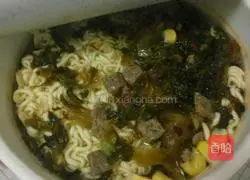 Illustration of how to make pickled cabbage instant noodles 5