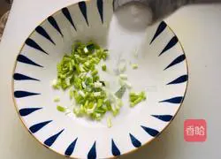 Illustration of how to make wontons in clear soup 3