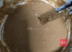 Illustration of how to make red date brown sugar cake 7