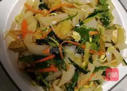 Illustration of how to make homemade Shaanxi Liangpi 9