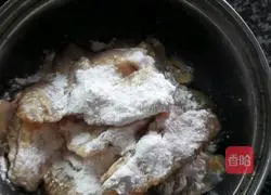 Illustration of how to make tomato fish fillet soup 3