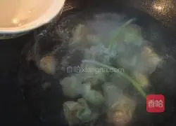 Illustration of how to make wonton noodles 7